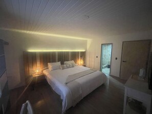 Cofres nos quartos, cortinas blackout, Wi-Fi de cortesia