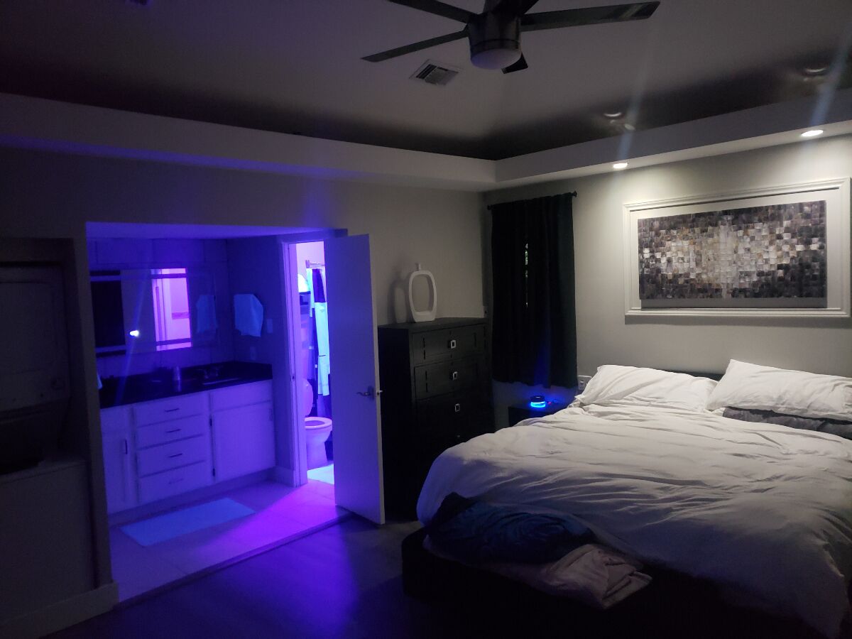 Escape to Serene Luxury in this Cute Modern Minimalist 1 Bedroom Home in Austin!