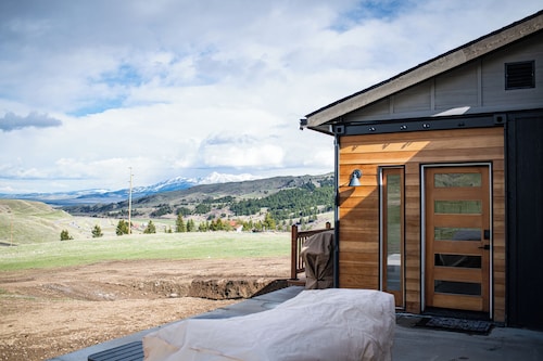 Cozy Mountain Retreat, Studio Shipping Container Tiny Home