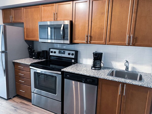 Fridge, microwave, oven, stovetop