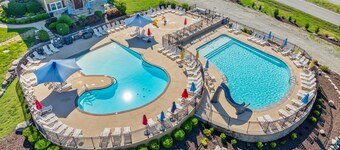 Dog-Friendly 2BR Lodge, Pool by Big Cedar