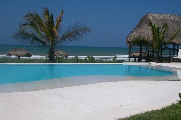 2 piscinas al aire libre