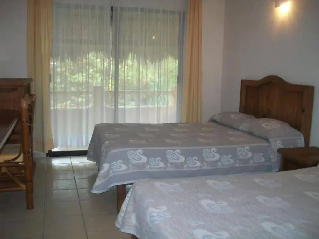 基础双人房 | 免费 WiFi、床单