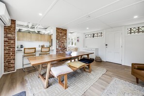 Interior - The 'Dingaling in Aldinga Beach (Aldinga Beach)