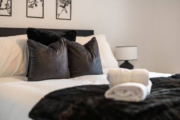 3 bedrooms, iron/ironing board, free WiFi, bed sheets