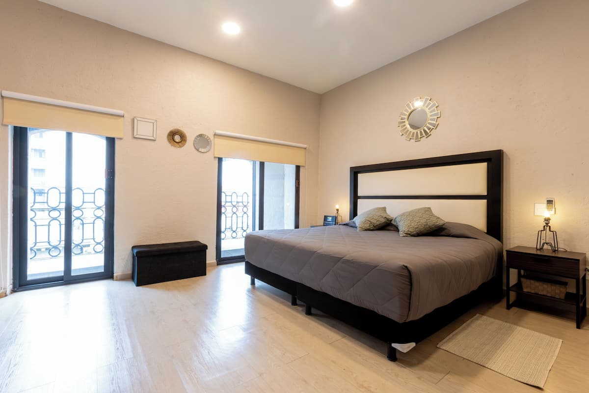 Comfort Apartment F304 | 2 bedrooms, Egyptian cotton sheets, premium bedding, down duvets