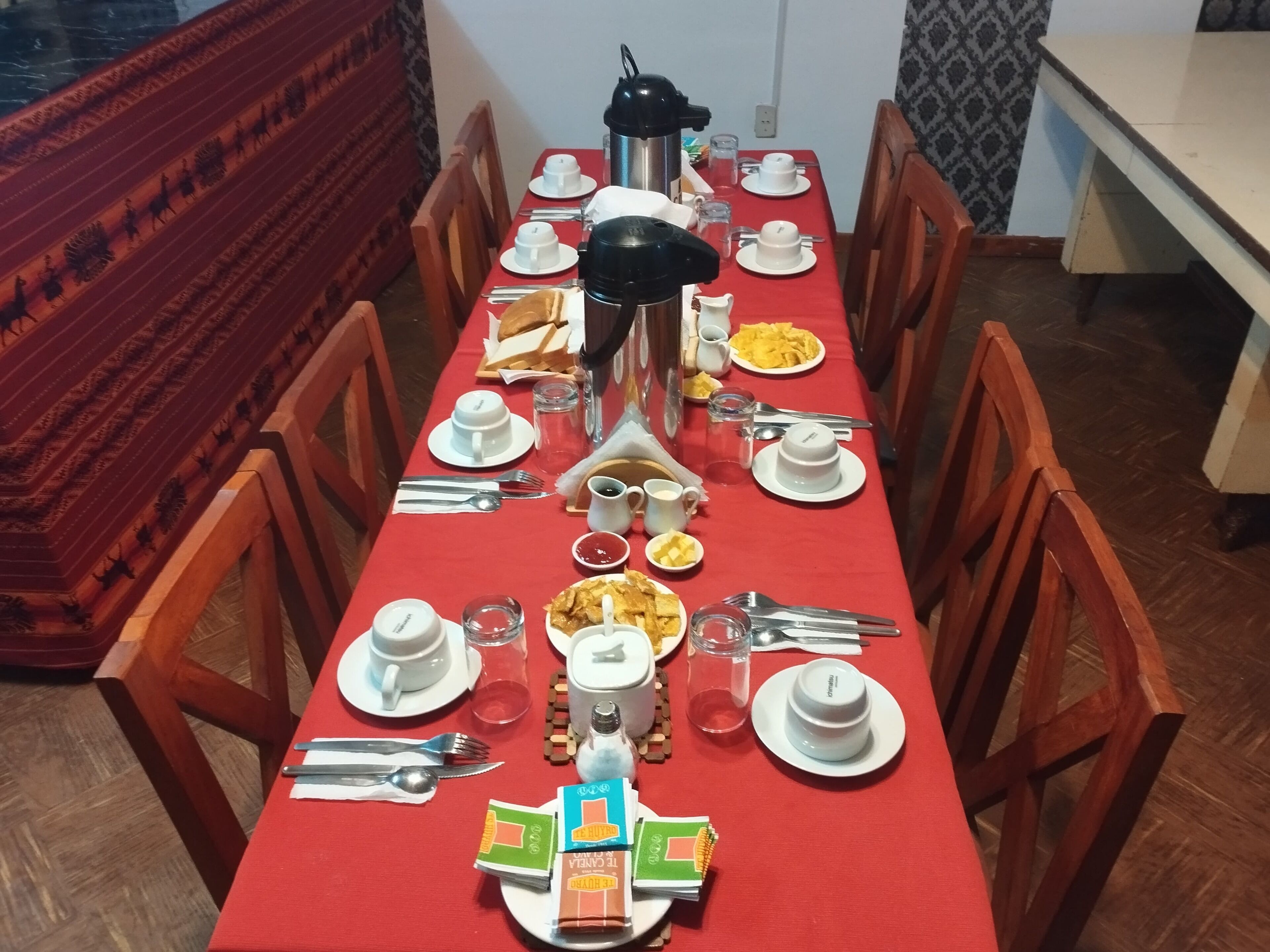 Asrama Umum Basic, Beberapa Tempat Tidur | Ruang makan