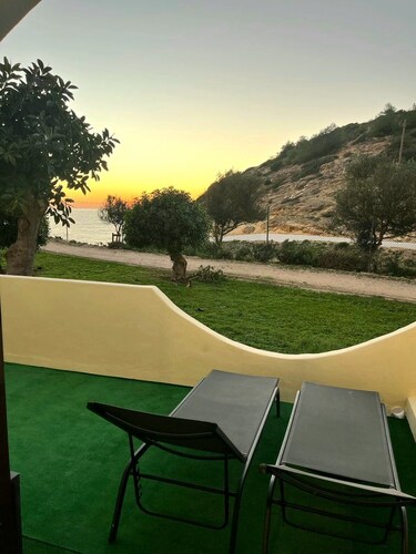 Chabella!!! Charm Beach Lofts & Apartments SEA View