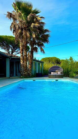 Pool - Duo, Jaccuzi Privatif, Piscine, à 40 m de la mer Animaux de Compagnie Acceptés (Vidauban)
