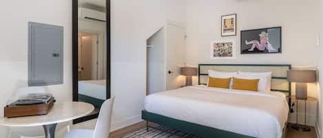 Nhà (5 Bedrooms) | 5 phòng ngủ, bàn ủi/dụng cụ ủi quần áo