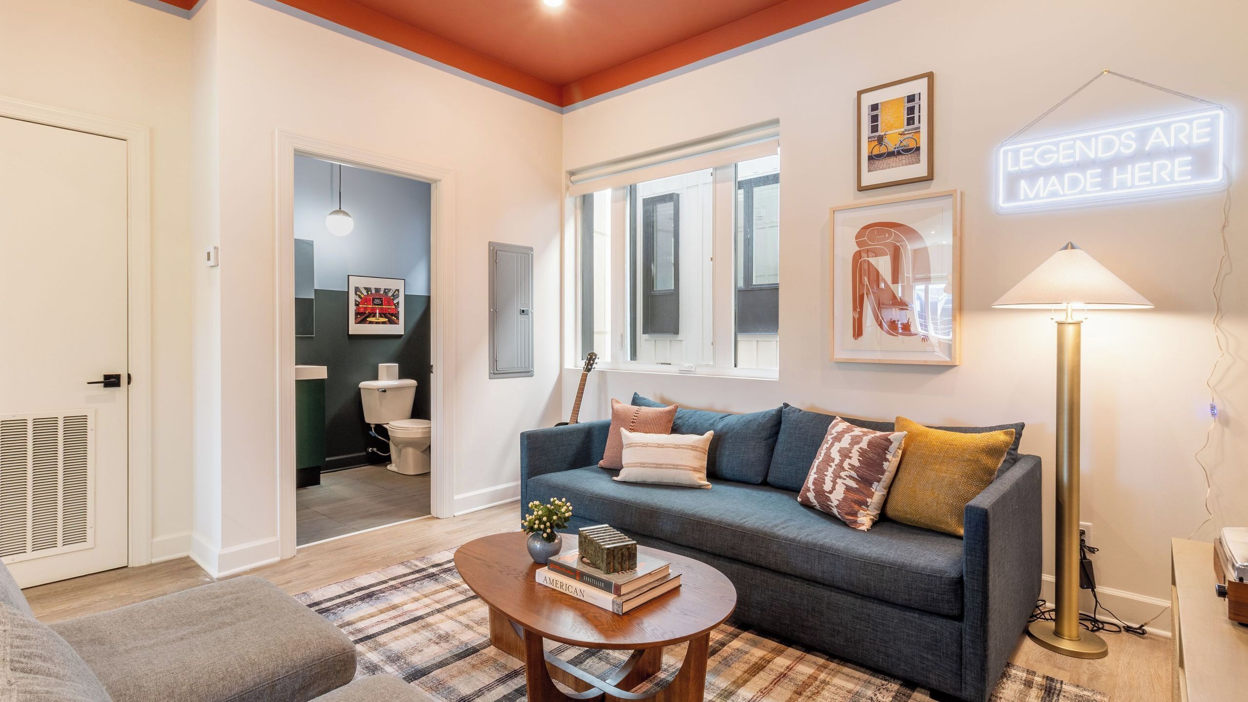 House (5 Bedrooms) | Interior