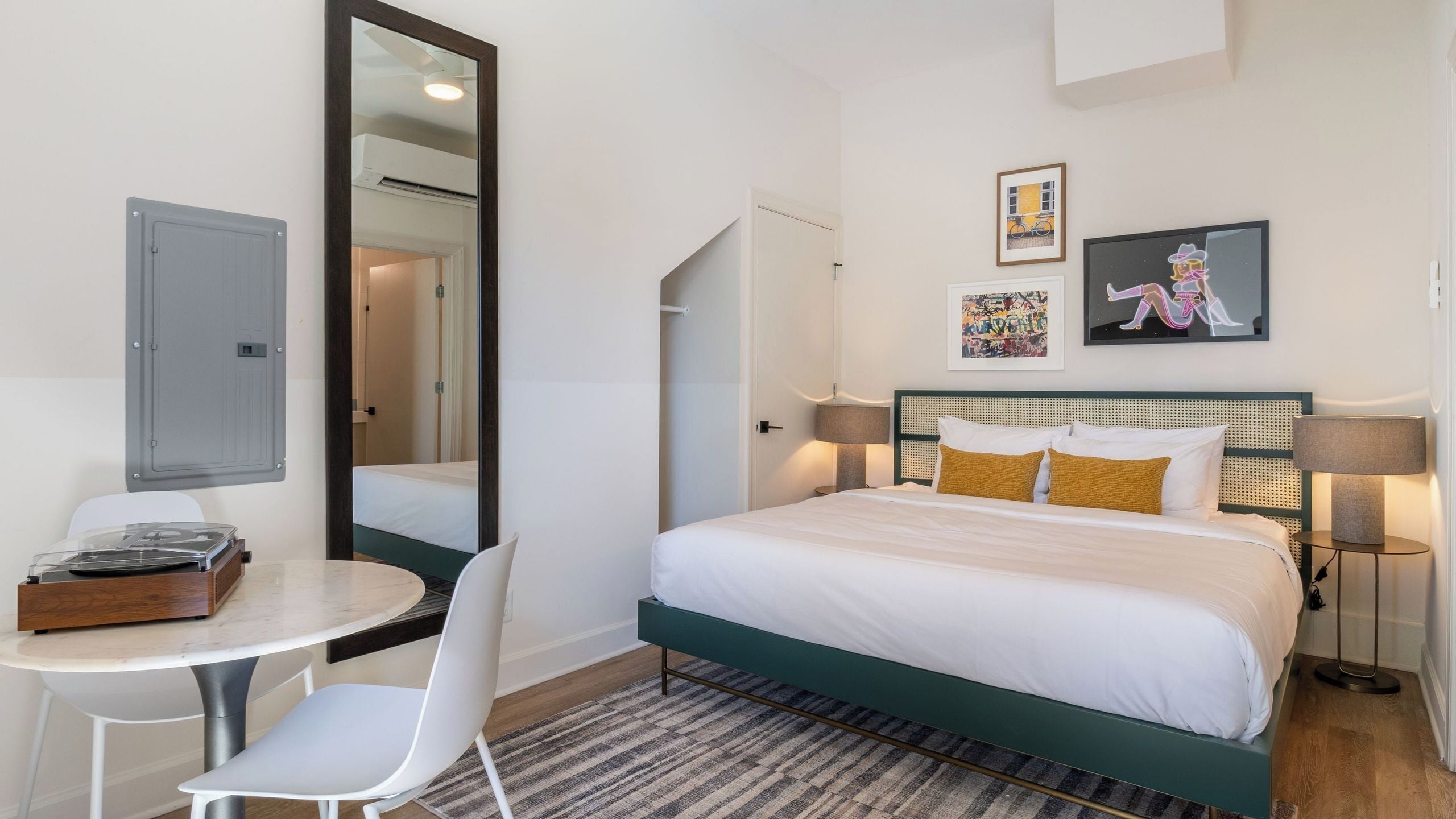 Hus (5 Bedrooms) | 5 sovrum och strykjärn/strykbräda