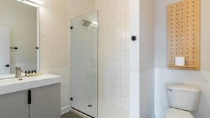 Interior - Conway Professionally Managed Buyout in DT Nash (Nashville)