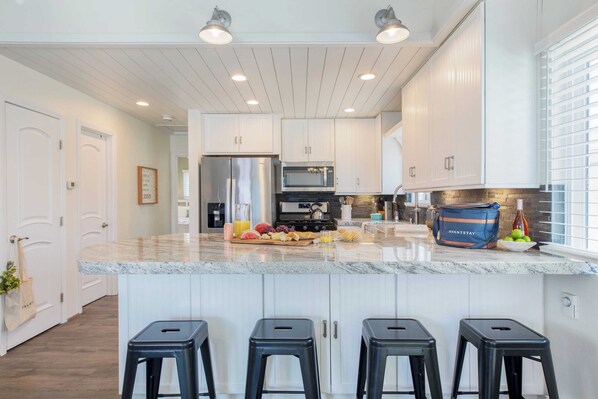 House (5 Bedrooms) | Interior - Surfrider Buyout by Avantstay 2 Home Buyout By the Beach! (Newport Beach)