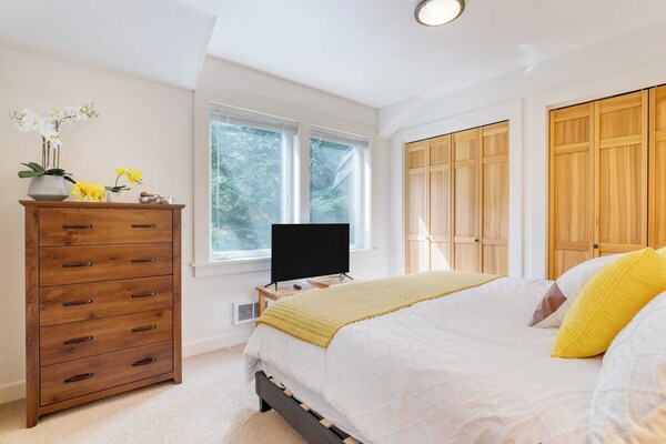 Walk To Beach + Relax In Hot Tub + Dine On The Deck Loli's Place By Avantstay - Cannon Beach, OR