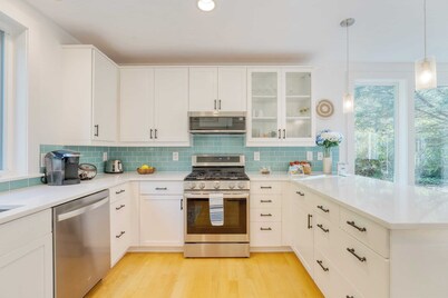 Lolis Place by Avantstay Walk to the Beach + Private Hot Tub