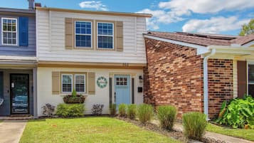 House (2 Bedrooms) | Front of property