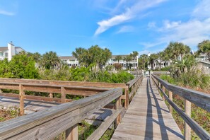 Property grounds - Private Screen Porch & Sun Deck w/Ocean Views, Pool Access - 62 Beach Club Villa (Isle Of Palms)