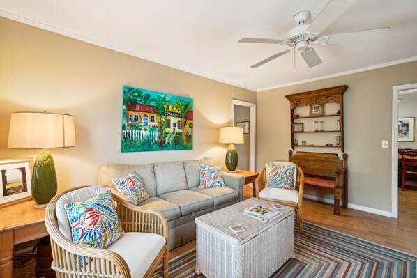 TV - Sullivans Island condo, centrally located, near beach & more - 20 Island House (Sullivans Island)