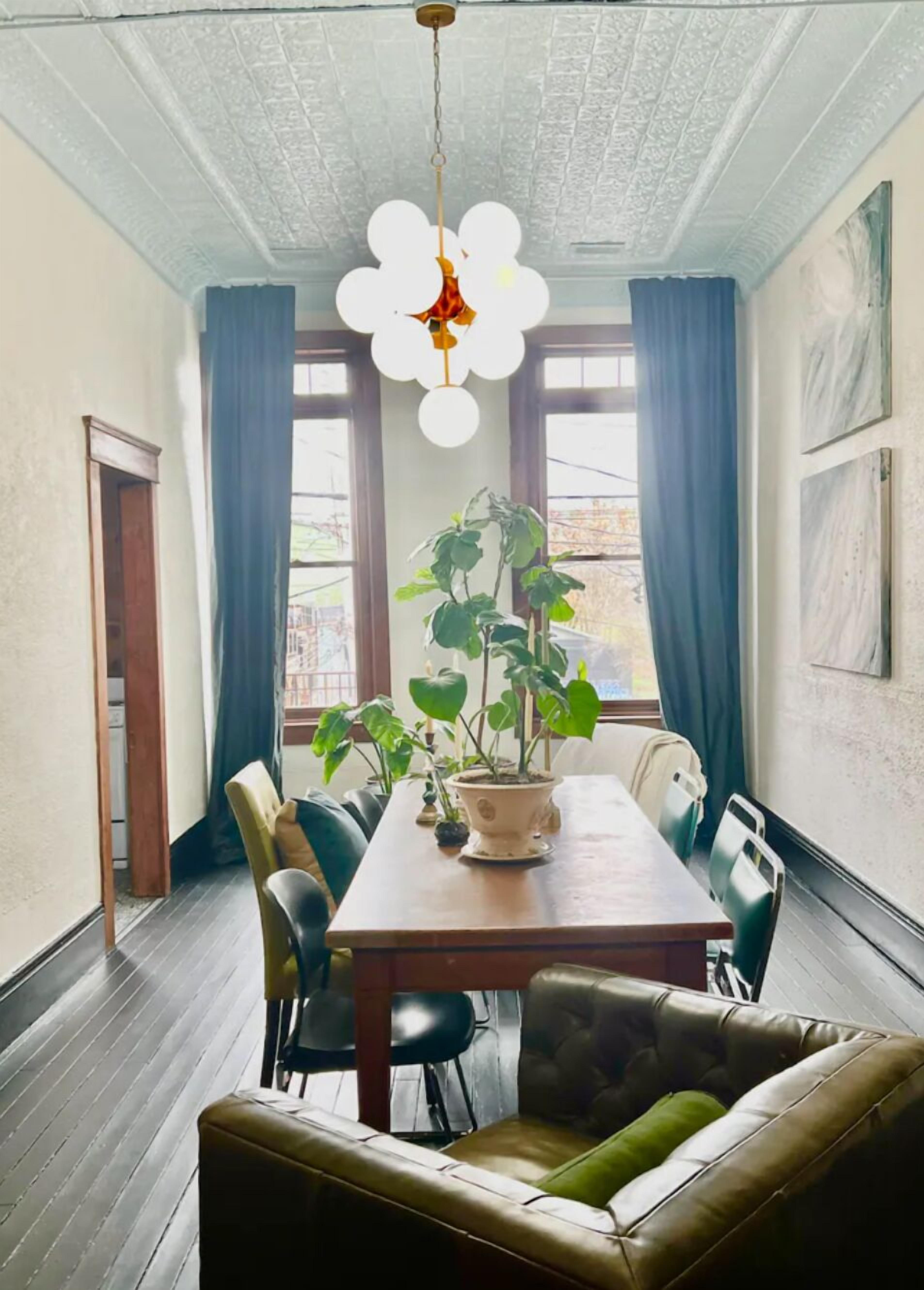 Vintage Soul Loft & Balcony - Old Town Lansing.