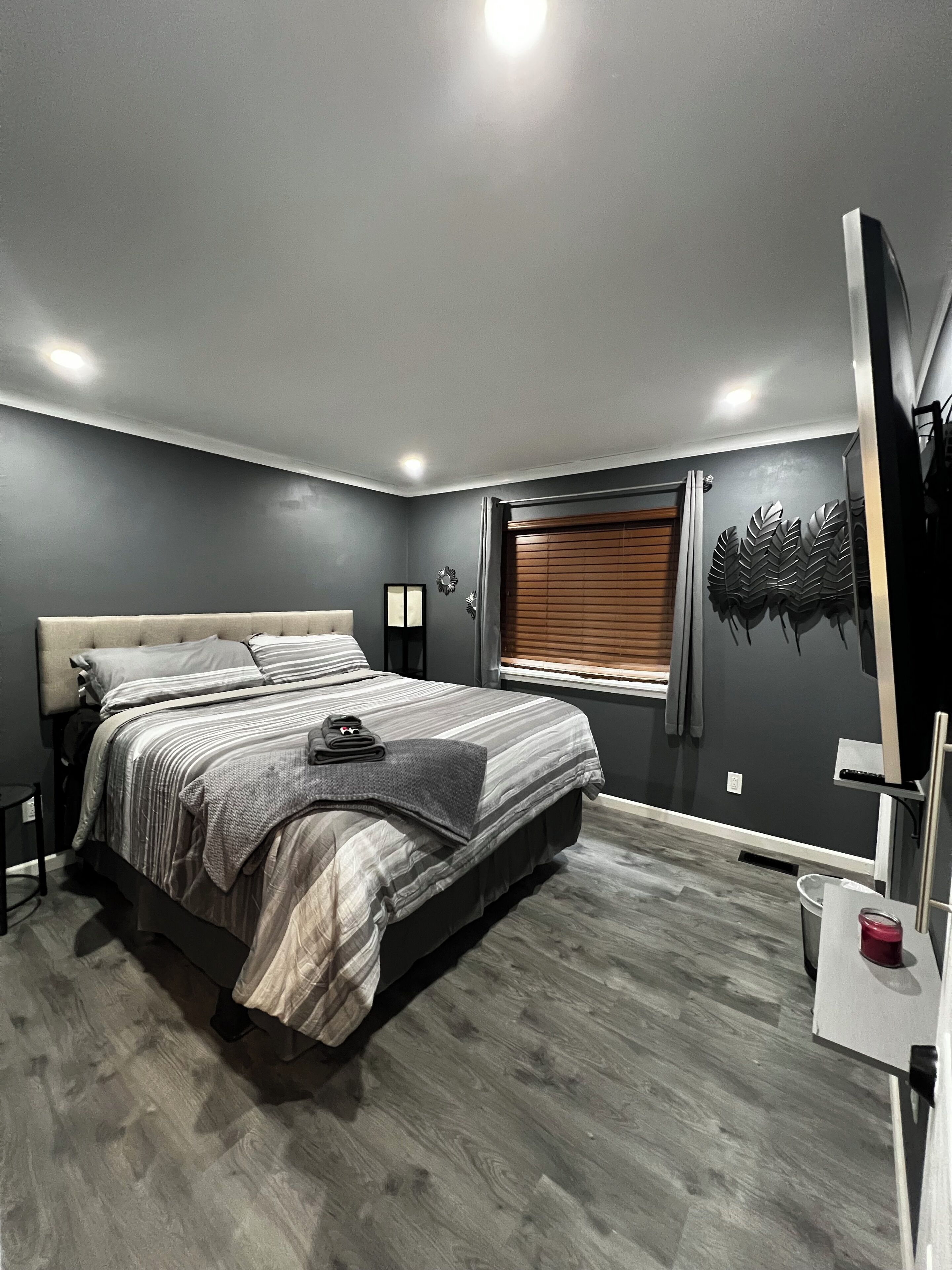 3 habitaciones, escritorio, tabla de planchar con plancha y wifi 