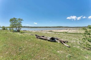 Beach - Lakeshore Escapes, on Canyon Lake waterfront (Canyon Lake)