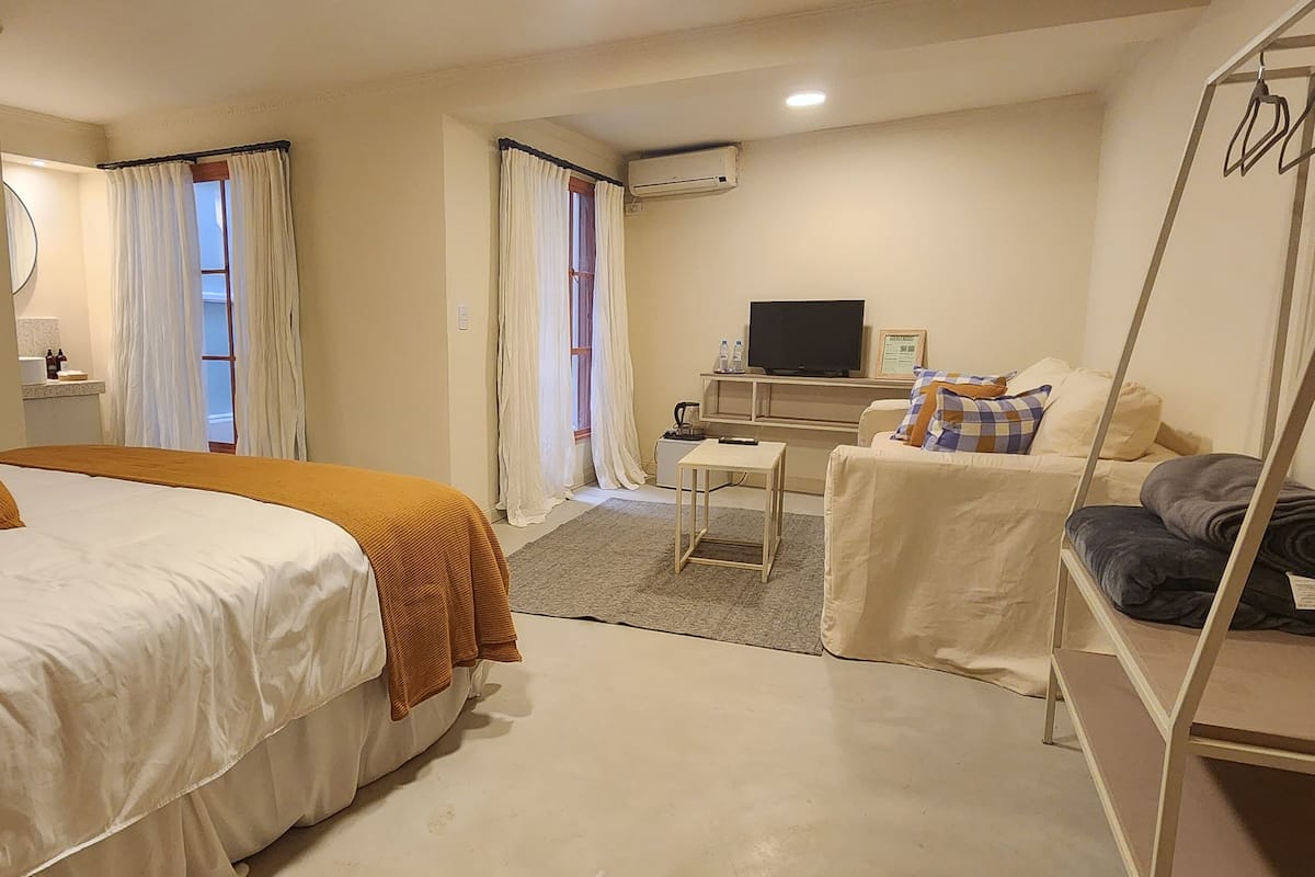 Classic Quadruple Room | Premium bedding, down comforters, minibar, in-room safe