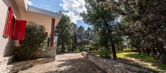 GuestHost - OroVerde Villa with Parking and Fireplace