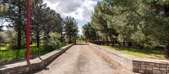 GuestHost - OroVerde Villa with Parking and Fireplace