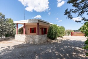 Exterior - GuestHost - OroVerde Villa with Parking and Fireplace (Andria)