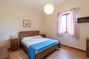 2 habitaciones, tabla de planchar con plancha, internet y ropa de cama 