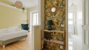 BĂŒgeleisen/BĂŒgelbrett, WLAN, BettwĂ€sche