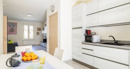 Little Venice Bright Apartment with Balcony!