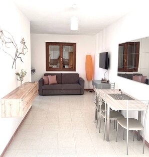 Interior - BILO SUNSET: LOVELY ONE-BEDROOM APARTMENT WITH SEA VIEW (Valledoria)