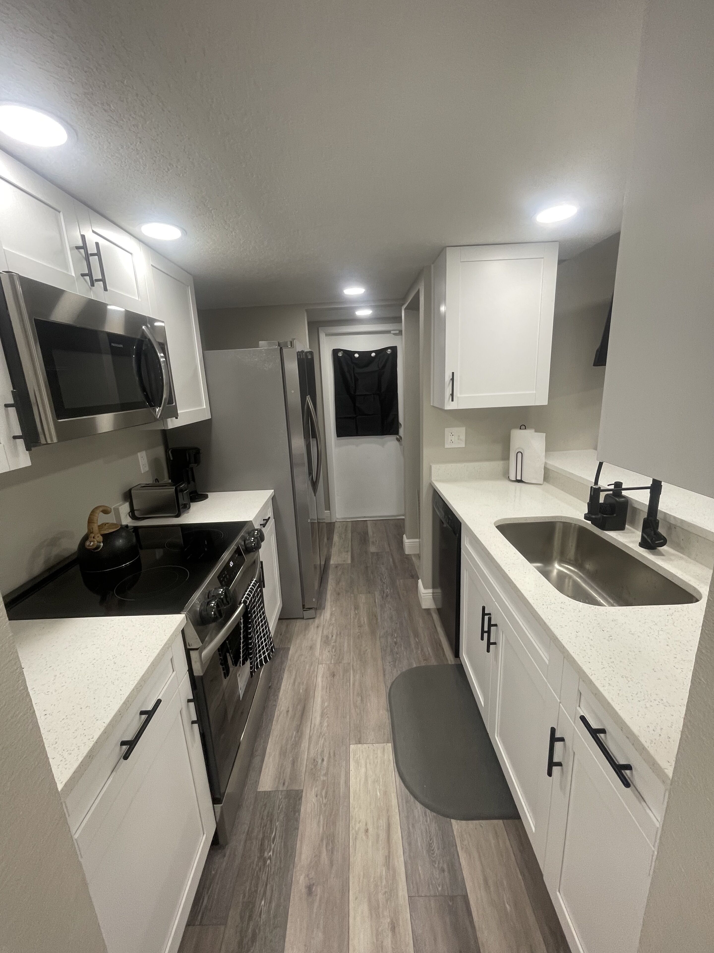 Mikrowelle, Ofen, Herdplatte, Geschirrspüler