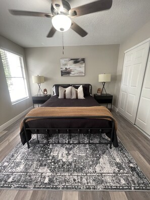 2 Schlafzimmer, Bügeleisen/Bügelbrett, WLAN, Bettwäsche