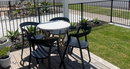 Quarterdeck 2br *Waterfront* Apartment