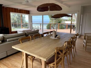 TV, fireplace, stereo