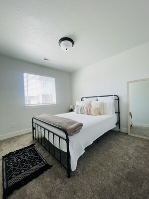 4 chambres, coffre-fort, accès au Wi-Fi (inclus), literie fournie