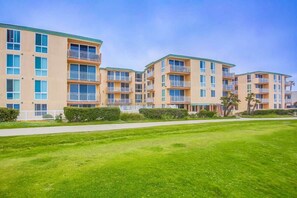 Exterior - New Low Rates Len and Marys Beach Front 2 BD Condo (San Diego)