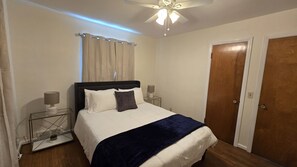 1 bedroom, WiFi, bed sheets - Cozy 1Bed/1Bath unit, Pets OK, Close to ProMedica, UT. (Toledo)