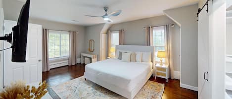 4 bedrooms, iron/ironing board, WiFi, bed sheets