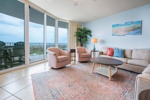 Smart TV, table tennis - Three Bathroom Condo with Views of the Gulf of Mexico! Complimentary Boat Slip! (Orange Beach)