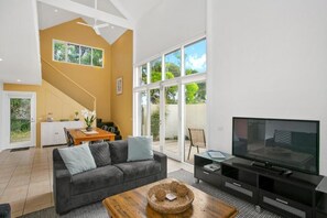 52-inch Smart TV with premium TV channels, fireplace, Netflix - Terrace Lofts Apartments (Ocean Grove)