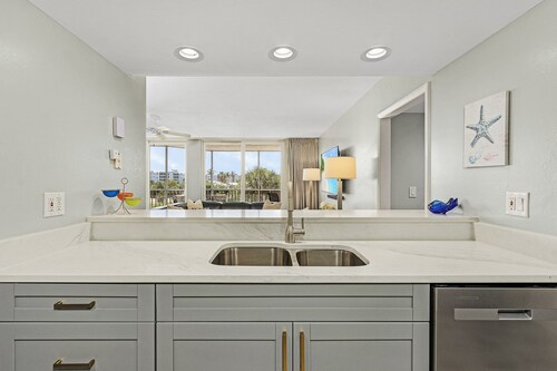 Family Beach Condo | 3BR, Pickleball, BBQ & Prime Location