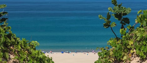 Beach nearby, sun loungers, beach towels