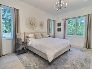 3 bedrooms, desk, iron/ironing board, free WiFi - The Haven at Sawyer: Luxury Escape in SW Michigan near Warren Dunes (Sawyer)