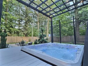 Terrace/patio - The Haven at Sawyer: Luxury Escape in SW Michigan near Warren Dunes (Sawyer)