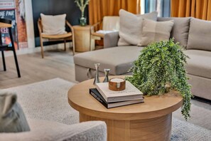 Smart TV, ping pong - Boots on Broadway in Downtown Nash, Pool/Gym, Pool/Gym/Parking (Nashville)