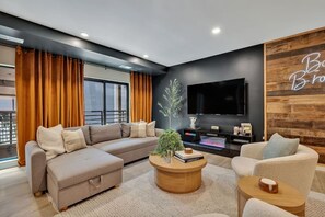 TV connectée, table de tennis de table